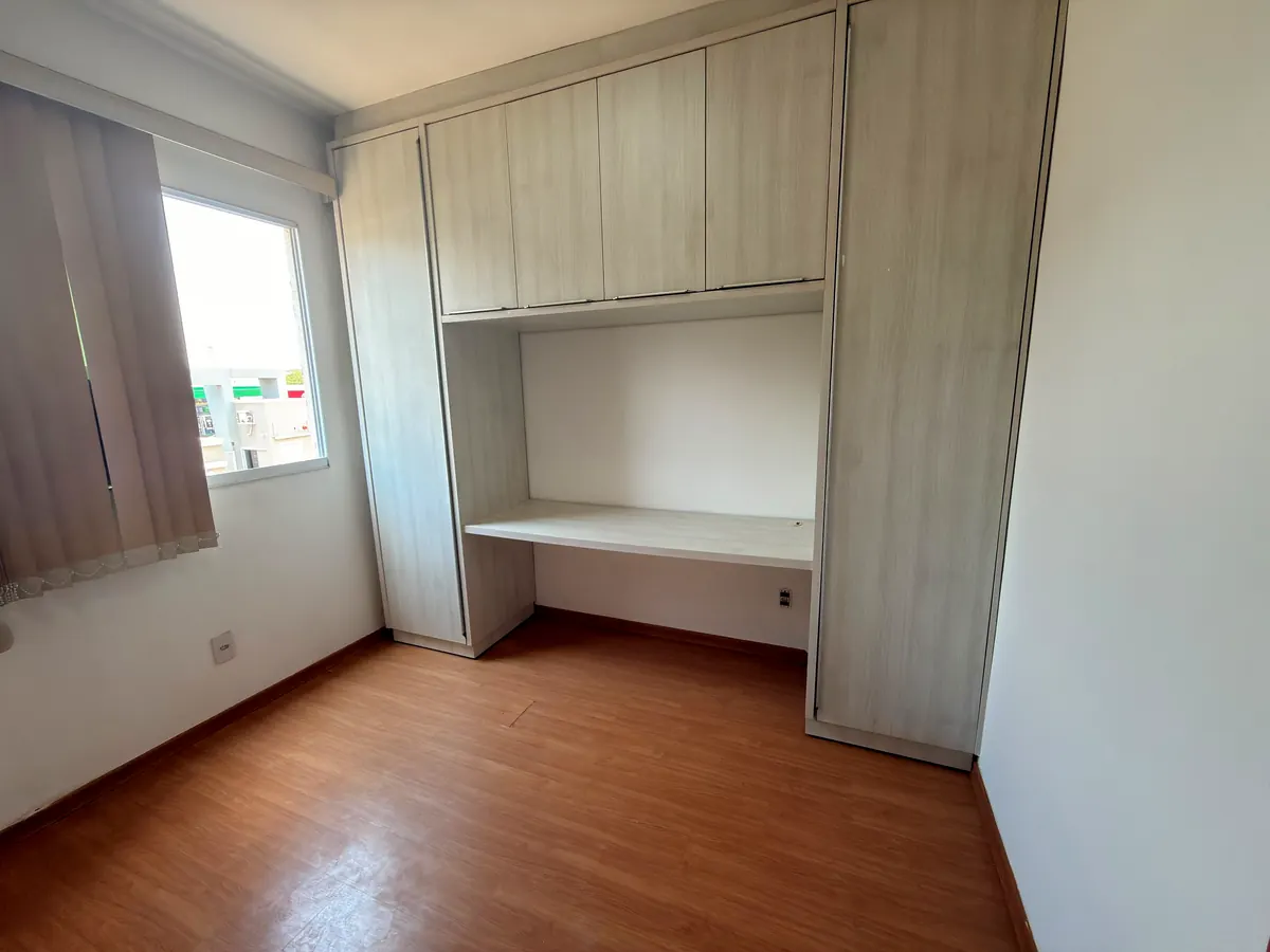 Quarto de casal com planejados